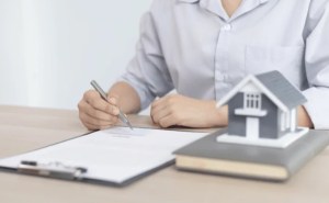 wichtigsten Rechte und Pflichten für Immobilieneigentümer besprochen.