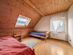 Kinderzimmer DG - Werz Immobilien - Großzügiges Zweifamilienhaus mit malerischer Aussicht