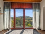 Erker - Werz Immobilien - Panoramablick – Einfamilienhaus mit Einliegerwohnung und flexiblem Raumkonzept