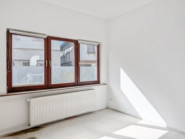 Attraktives Stadthaus im Herzen von Biedenkopf - Wohnzimmer - Werz Immobilien (25010)