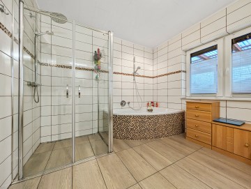Provisionsfrei vom Makler – Bungalow in FKB-Bockental - Badezimmer - Werz Immobilien (26211)
