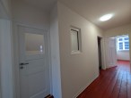 Wohnungsflur und Eingangstür - Erstbezug nach Sanierung 3-Zimmer-Wohnung in historischem Fachwerk