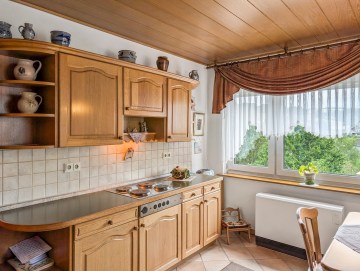 Pferdehalter aufgepasst – gepflegtes Einfamilienhaus in idyllischer Ortsrandlage mit Weideoption - Küche - Werz Immobilien (35647)