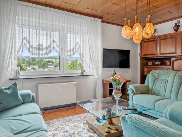 Pferdehalter aufgepasst – gepflegtes Einfamilienhaus in idyllischer Ortsrandlage mit Weideoption - Wohnzimmer - Werz Immobilien (35650)