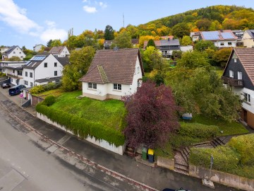 Einfamilienhaus in Biedenkopf - Außenansicht - Werz Immobilien (25240)