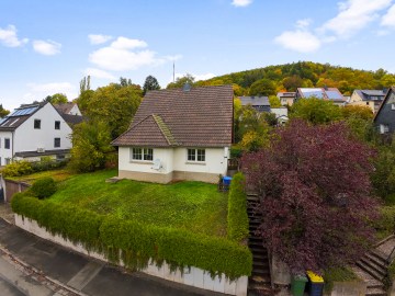 Einfamilienhaus in Biedenkopf - Außenansicht - Werz Immobilien (25238)