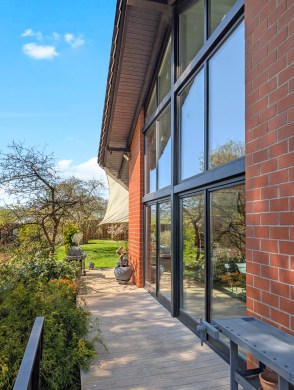 Architektenhaus mit Innen-Pool, Sauna und Einliegerwohnung - Impressionen - Werz Immobilien (34135)