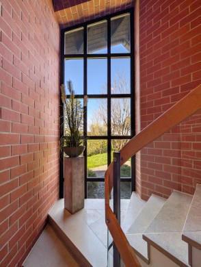 Architektenhaus mit Innen-Pool, Sauna und Einliegerwohnung - Impressionen - Werz Immobilien (34147)