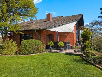 Architektenhaus mit Innen-Pool, Sauna und Einliegerwohnung - Impressionen - Werz Immobilien (34130)