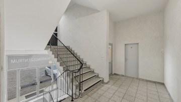 2,50 €/m² Flexible, warme Lager- und Büroflächen mit guter Anbindung an Marburg - Treppenhaus - Werz Immobilien (28780)