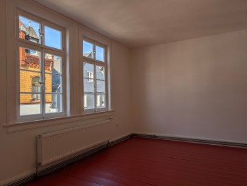 Erstbezug nach Sanierung 4-Zimmer-Wohnung mit historischem Charme & moderner Ausstattung - Zimmer (29392)