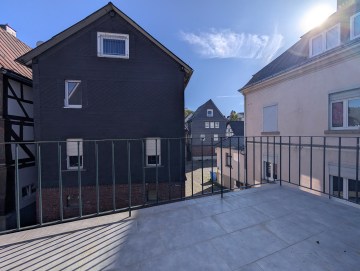 Erstbezug nach Sanierung 4-Zimmer-Wohnung mit historischem Charme & moderner Ausstattung - Balkon (29390)