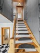 Treppe zum Dachgeschoss - Tolles Zweifamilienhaus aus Bj. 2000