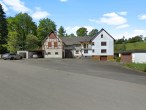 Außenansicht - Werz Immobiien - Bauernhaus mit Wiesen – ideal für Pferdehaltung