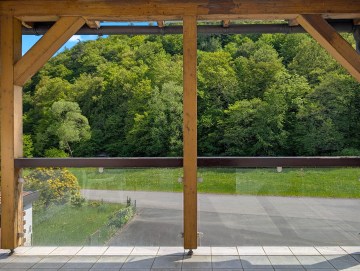 Bauernhaus mit Wiesen – ideal für Pferdehaltung - Balkon - Werz Immobilien (34315)