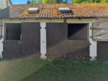 Bauernhaus mit Wiesen – ideal für Pferdehaltung - Stallungen - Werz Immobilien (34306)