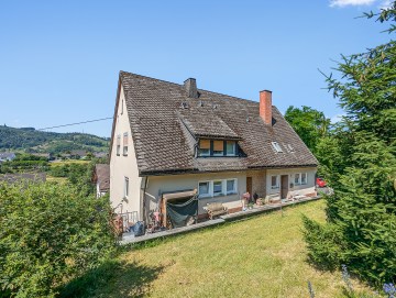 Mehrfamilienhaus mit 2-3 Wohnungen, 57334 Bad Laasphe, Mehrfamilienhaus