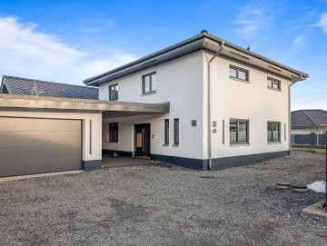 Provisionsfrei! Exquisites Zweifamilienhaus in Frankenberg - Impressionen - Werz Immobilien (34013)