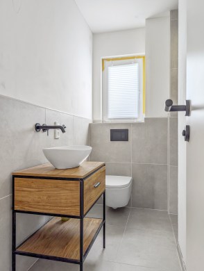 Einziehen statt Bauen! KfW55 mit Energieeffizienzklasse A+ - Bad - Werz Immobilien (27832)