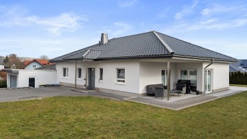 Stilvoller, barrierefreier Wohntraum – Bungalow: modern, lichtdurchflutet & vollmöbliert - Impressionen - Werz Immobilien (27491)