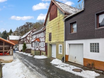 Liebevoll gepflegtes Fachwerkhaus mit modernem Wohnkomfort in ländlicher Idylle - Impressionen - Werz Immobilien (26373)