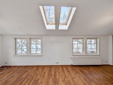 Liebevoll gepflegtes Fachwerkhaus mit modernem Wohnkomfort in ländlicher Idylle - Schlafzimmer OG - Werz Immobilien (26376)