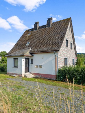 Reserviert Charmantes Ein- bis Zweifamilienhaus mit großem Garten, 35216 Biedenkopf, Einfamilienhaus